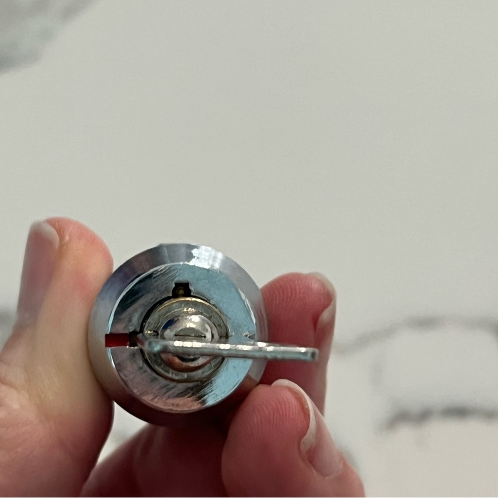 Storage Unit Cylinder Lock - Picture 3 of 7